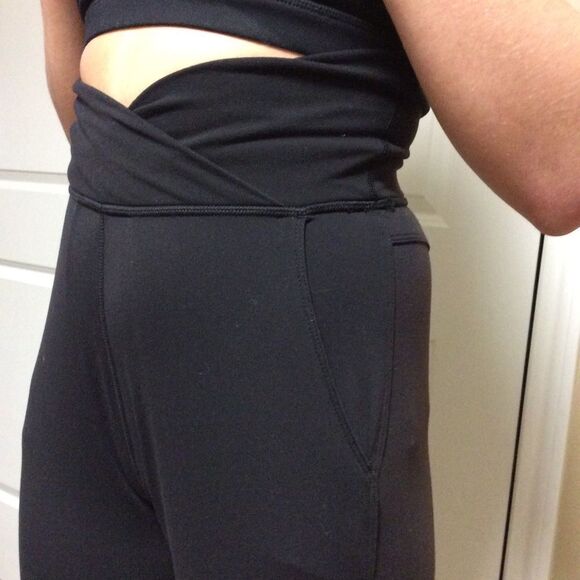 Lululemon High Waist Black Twist Adjustable Ruched Capri Yoga Legging Pocket 2 - Picture 9 of 9